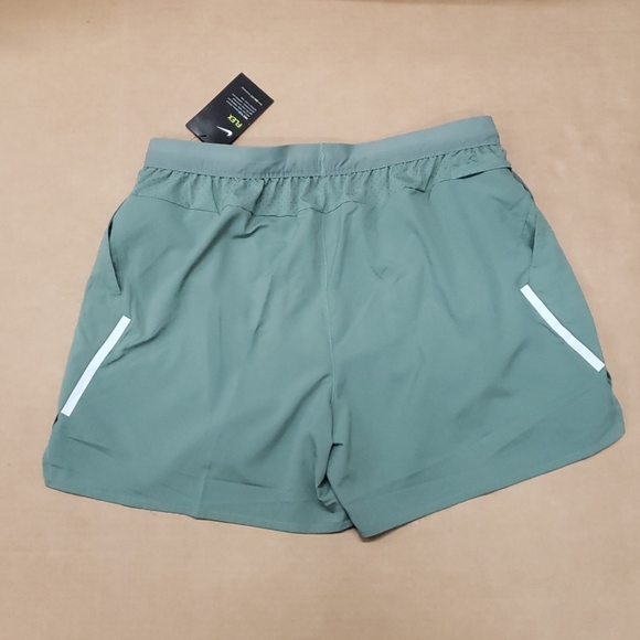 Nike Dri-Fit Flex Athletic Shorts Olive Mens Sizes - Picture 3 of 4
